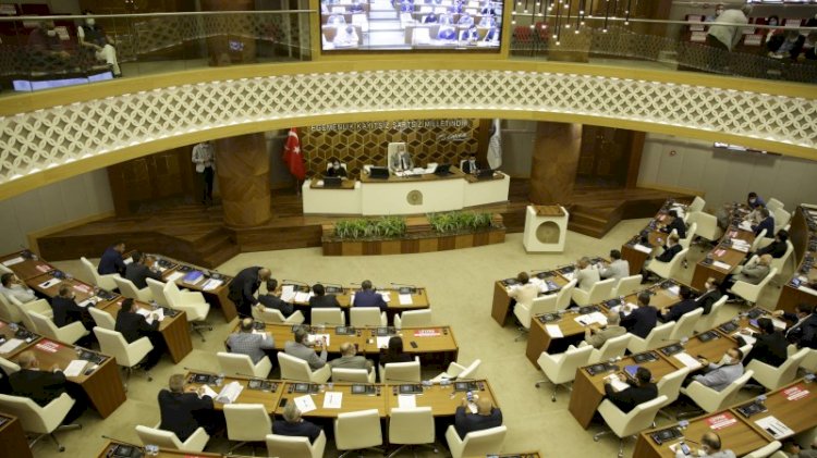 Böcek hasta yatağından e-imzayla talimat verdi... Antalya Büyükşehir'de yetki krizi