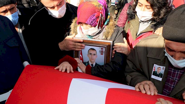 Şehit Teğmen gözyaşlarıyla uğurlandı