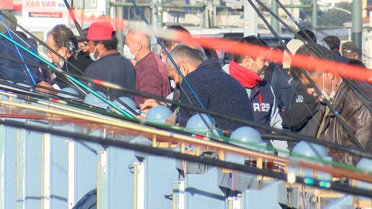 Eminönü'nde balık-ekmek-korona