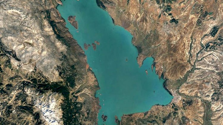 İki gölde 'dip suyu' alarmı
