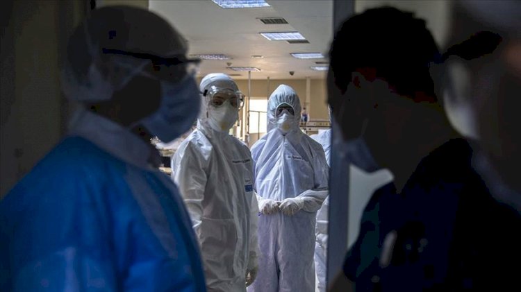 Bilim Kurulu üyesi uyardı: Bıçak kemiğe dayandı