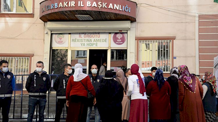 Evlat nöbetindeki ailelerden HDP'lilere: Çocuk hırsızları