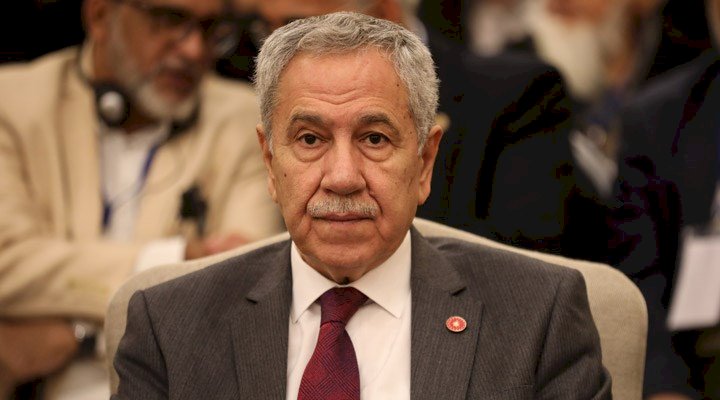 İletişim Başkanlığı karar veremedi: Önce 'af' yazdı, ardından tweeti silip 'istifa'ya çevirdi
