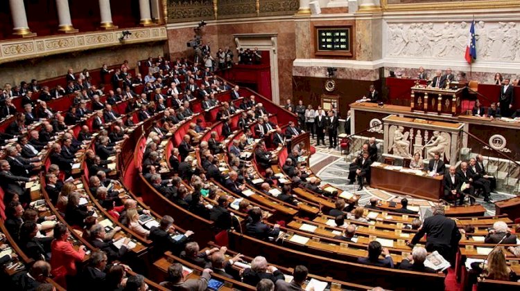 Fransa'da tartışmalı yasa tasarısı kabul edildi