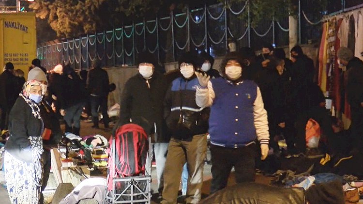 Gece pazarında koronavirüs tedbirleri hiçe sayıldı