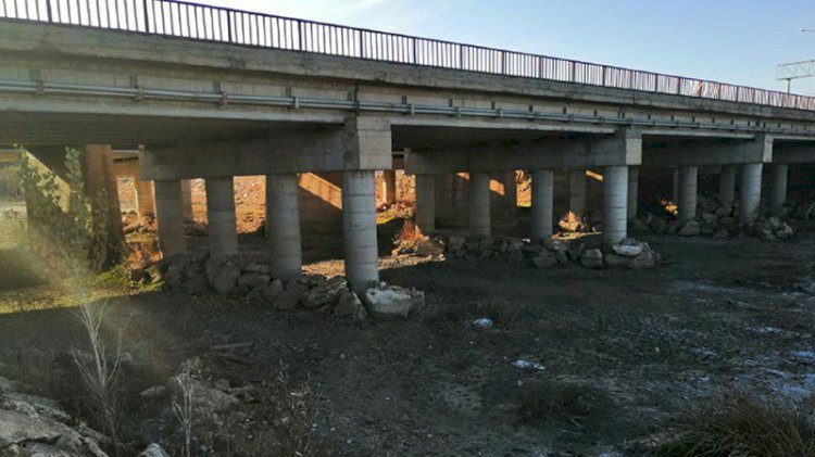 Kızılırmak’ı besleyen dere tamamen kurudu