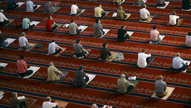 Diyanet'ten 'Cuma' açıklaması: Farziyeti düşer