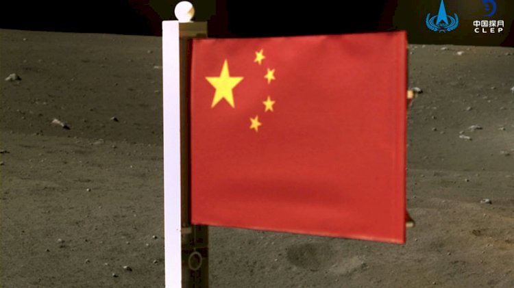 Chang'e 5 uzay aracı, Ay'a Çin bayrağı dikti
