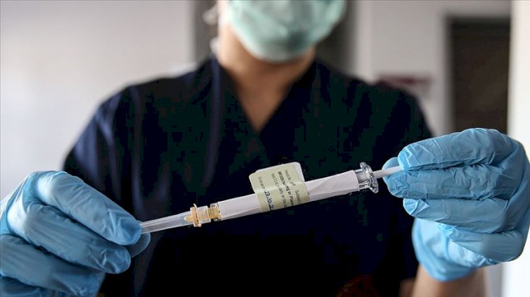 Koronavirüs aşısında kafaları karıştıran tartışma: Etkisi 90 gün sürüyor