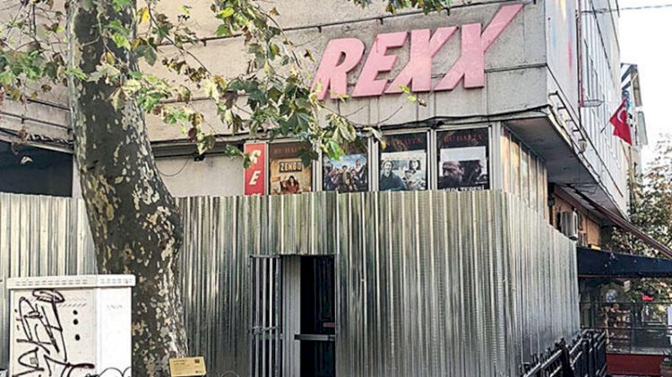 Kadıköy'ün simgesi Rexx Sineması’nda yıkım başladı