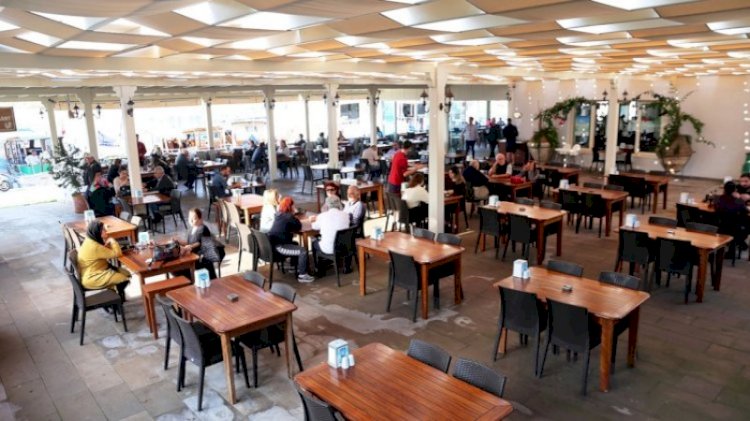 Kapalı ortamda maskeli de bulaşıyor