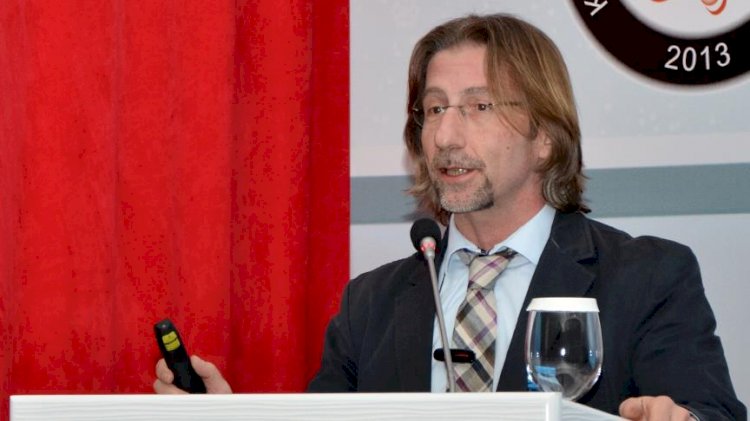 Prof. Dr. Ercüment Ovalı'dan koronavirüs aşısı açıklaması