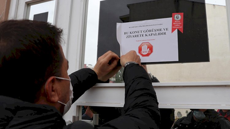 Koronavirüs pozitif vakaların bulunduğu binalara uyarı notu asılmaya başlandı
