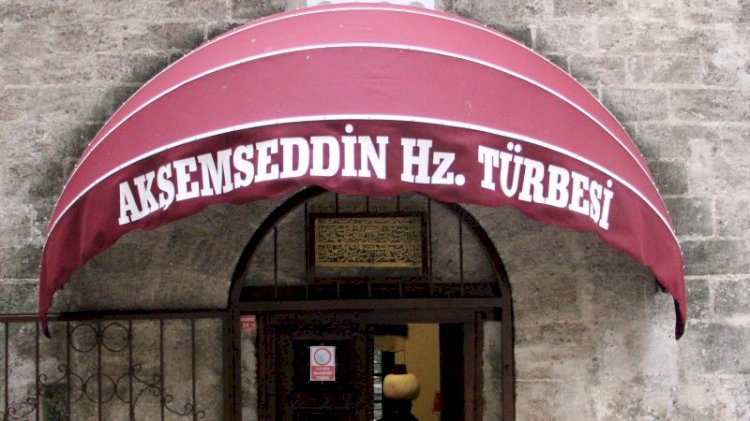 Türbeye 'Fransız tente' taktılar