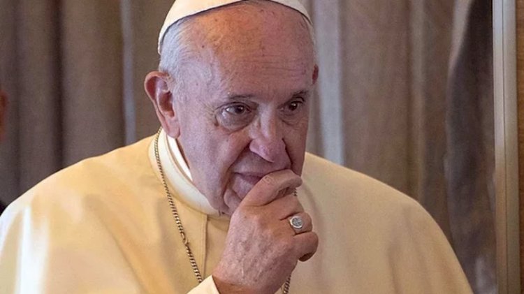 Papa Francis, Instagram'da yine bir modelin fotoğrafını beğendi
