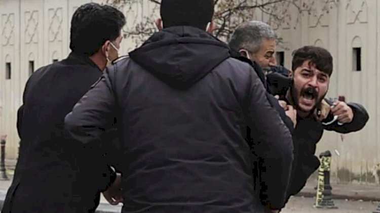 Ümitcan Uygun'un yakınları gazetecilere saldırdı