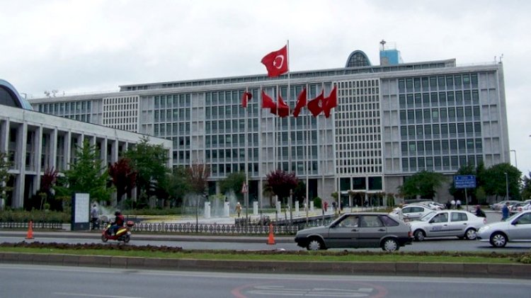 İBB'deki 35 yolsuzluk dosyası bakanlığın önünde