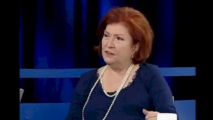 Ünlü profesör evinde ölü bulundu