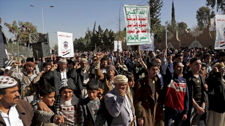Yemenliler, ABD'nin Husileri terör listesine almasına tepki gösterdi