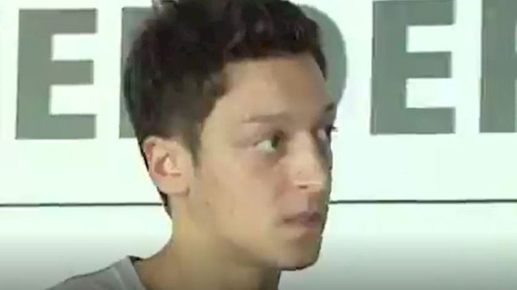 Mesut Özil'in Fenerbahçelileri üzecek röportajı... Hangi takımı desteklediği sorusuna ne yanıt verdi?