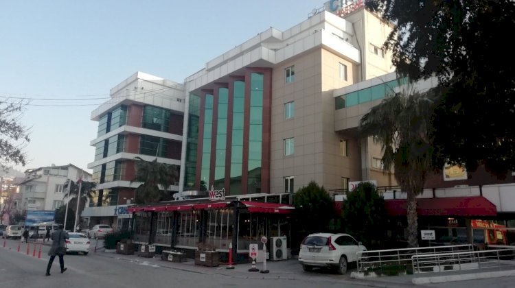Yeni doğan bebeğini bıçaklayarak öldürdü