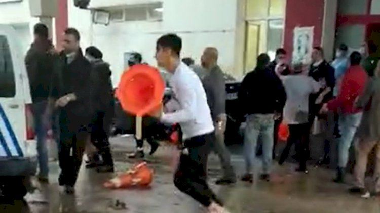 Hastane önünde savaş çıktı