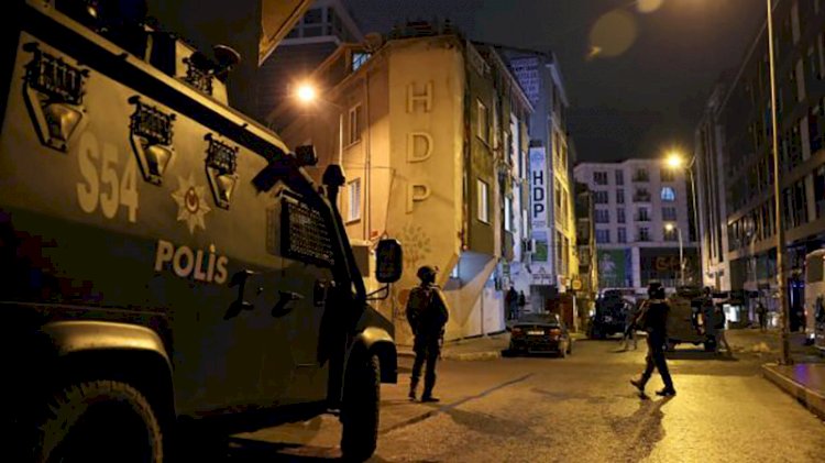 HDP Esenyurt ilçe binasına baskın