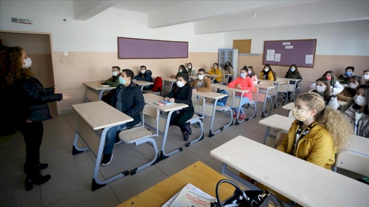 Prof. Saltık: Okulların bu şekilde açılması facia olur