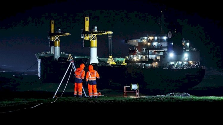 Panama bandıralı kargo gemisi Beykoz açıklarında karaya oturdu