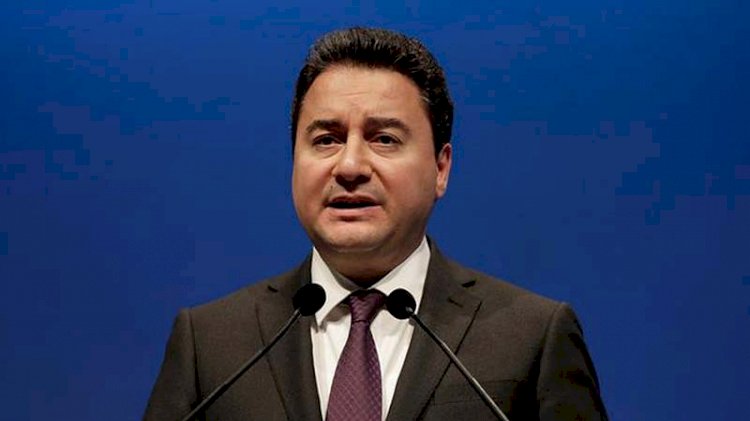 Kritik ismi görevden almıştı! 100'den fazla kişi istifa etti