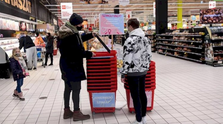 Süpermarketten Sevgililer Günü öncesi müşterilerinin sevgili bulma yardımı