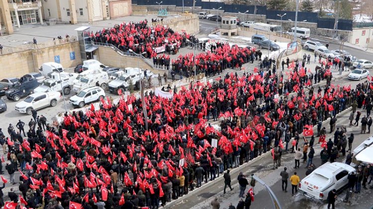 Hakkari PKK'ya karşı tek yürek oldu