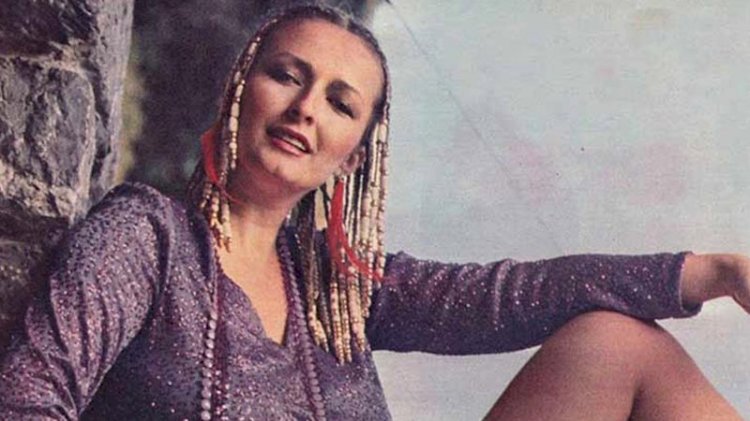 Ünlü popçu Serpil Barlas hayatını kaybetti