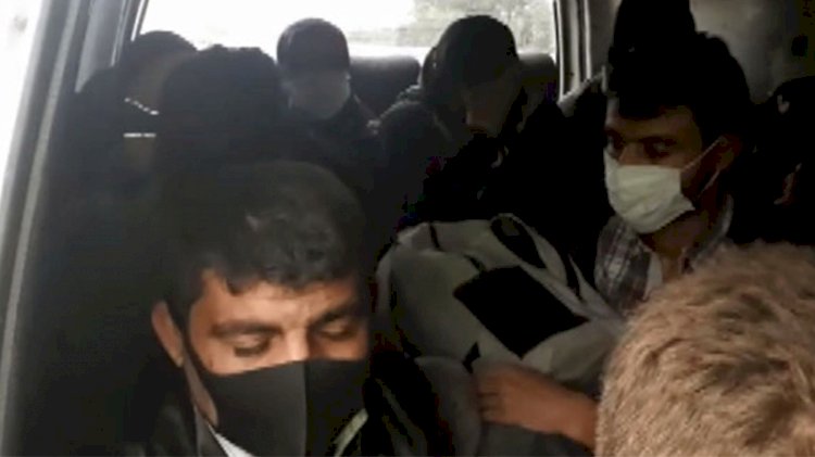 Korona yolculuğu: 12 kişilik midibüste 18 yolcu!