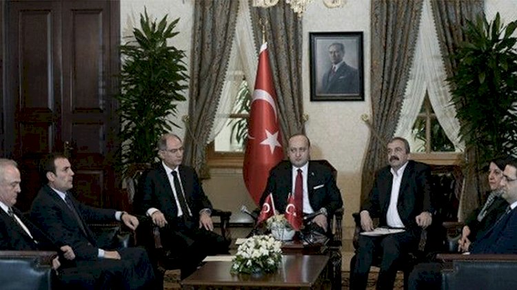 HDP yine 'açılım' istedi: HDP: Türkiye’nin tek çıkışı Dolmabahçe Mutabakatı’ymış