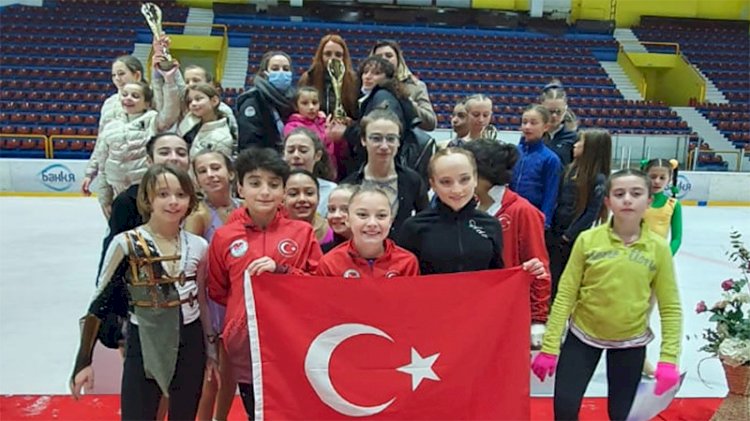 Milli buz patenciler Sofya'da takım halinde birinci oldu