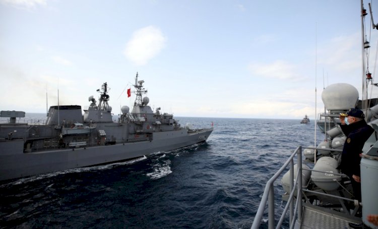 Çin donanmasının gücü ABD'yi solladı