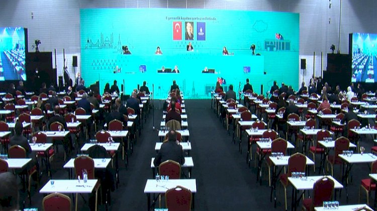 İBB Meclisi'nde Kadir Topbaş kararı ve HDP tartışması
