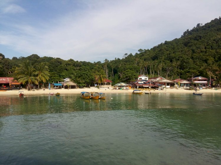 /></p><h2><b><i>Perhentian Adaları…</i></b></h2><p><span style=