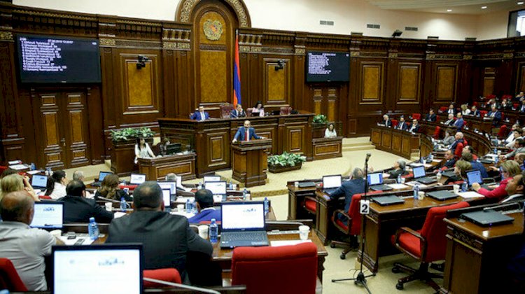 Ermenistan’da seçime doğru: Sıkıyönetim iptal edildi