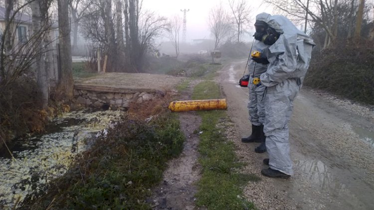 Sakarya'da kimyasal madde tehlikesi! 12 kişi hastaneye kaldırıldı