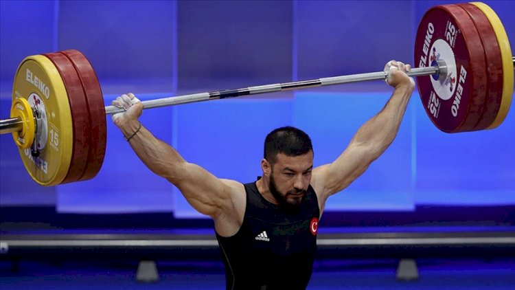 Milli sporcu Daniyar İsmayilov koparmada Avrupa rekoru kırdı