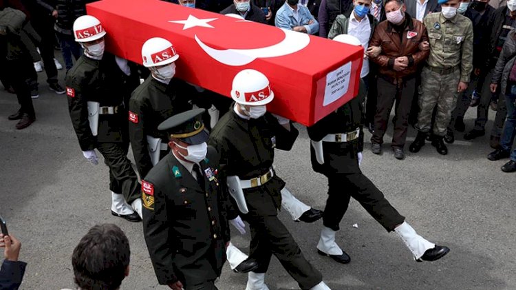 Türk Yıldızları Pilotu Şehit Yüzbaşı Gençcelep toprağa verildi