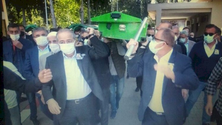 Taşıdığı tabutun direği Fatih Terim'in elinde kaldı!