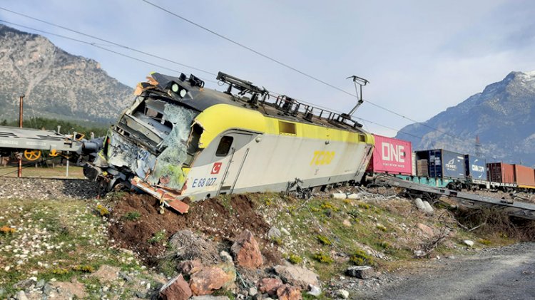 Adana'daki tren kazasının görüntüleri ortaya çıktı