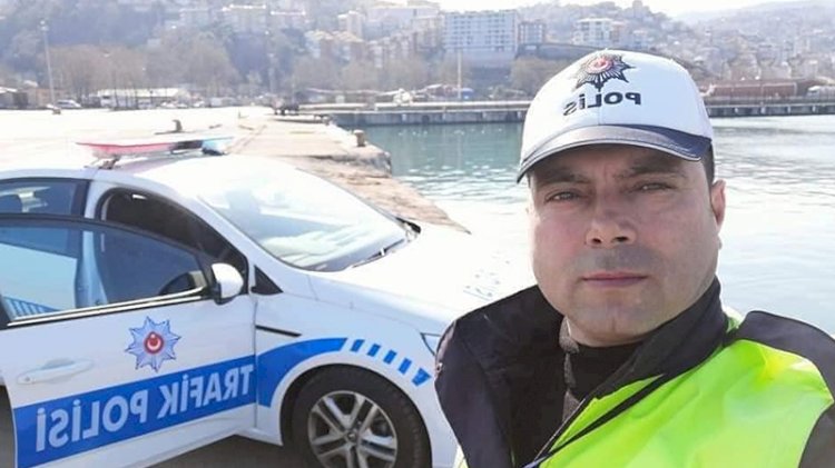 1 yıl önce anonsla 'tedbir' uyarısı yapan polis, koronavirüsten hayatını kaybetti