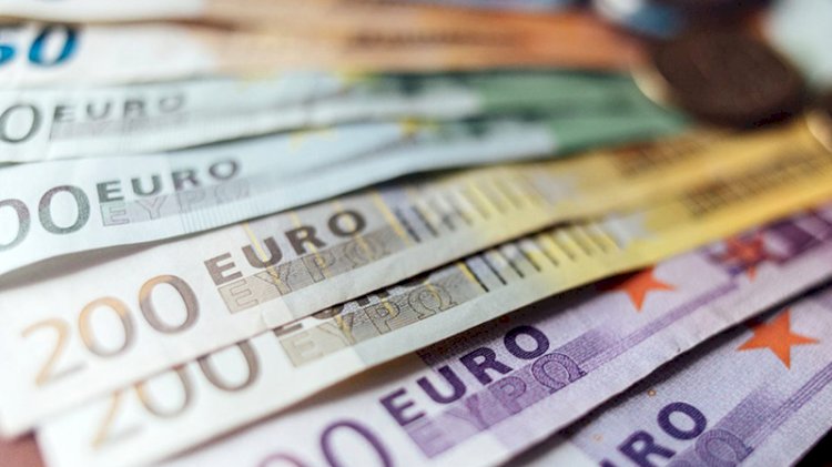 Euro 10 lirayı aştı