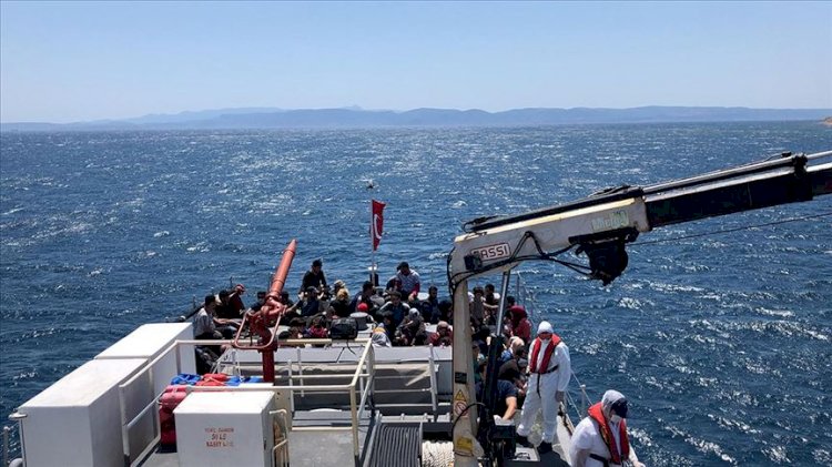 Türk kara sularına itilen 64 sığınmacı kurtarıldı