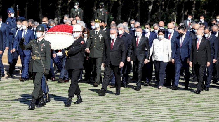 Erdoğan geleneği bozmadı, Anıtkabir'deki 23 Nisan törenine katılmadı