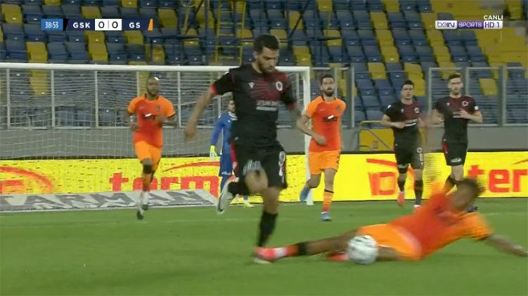 Gençlerbirliği-Galatasaray maçında tartışmalı karar